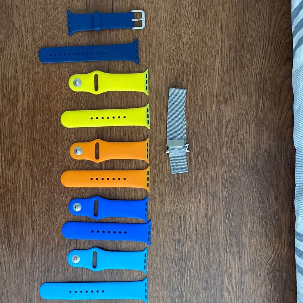 Set of 6 iwatch bands in assorted colors